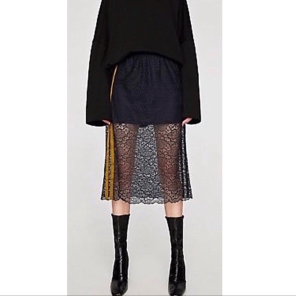 ✨Zara (NWOT) Trafaluc Navy Lace Striped Midi Skirt Size S✨